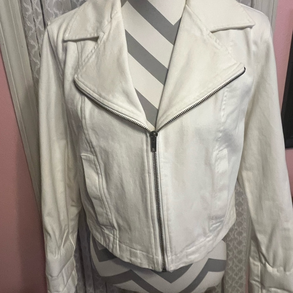 Jean jacket - Picture 2 of 6
